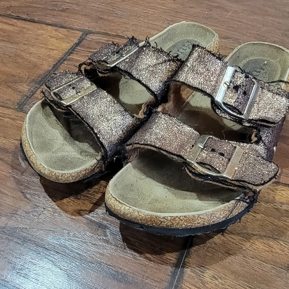 Mudd Sandals - Picture 2 of 5